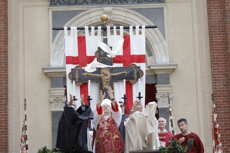 Santa Messa sul Carroccio: emozione tra sacro e profano